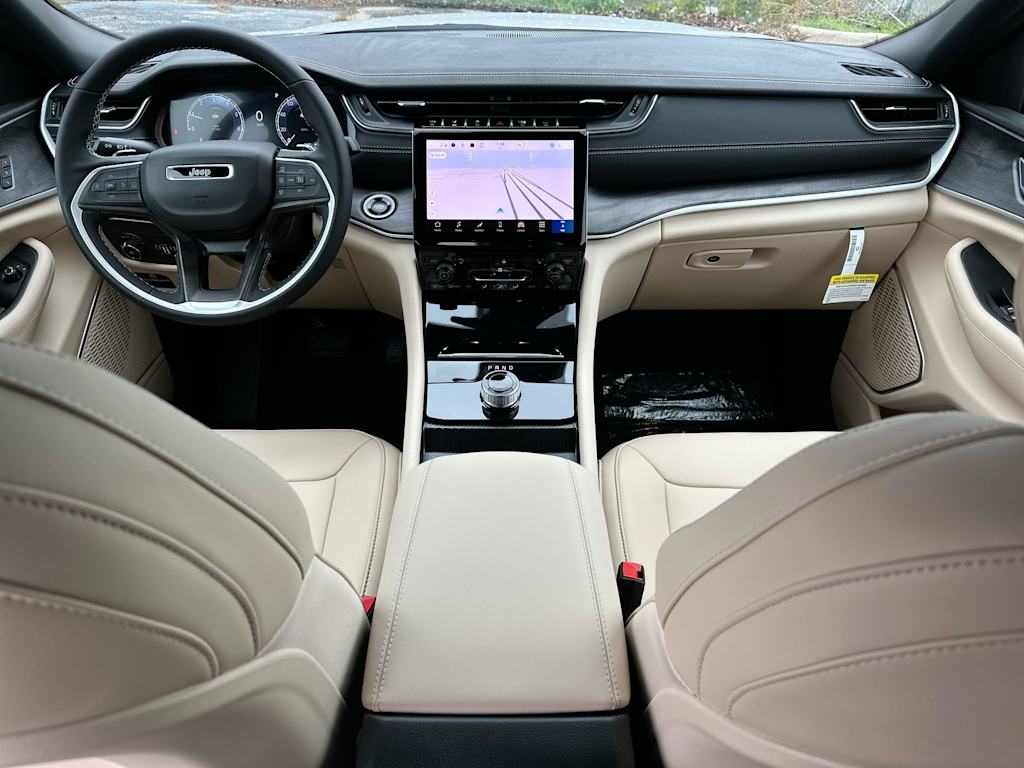 Thumbnail: 2025 Jeep Grand Cherokee L - 9