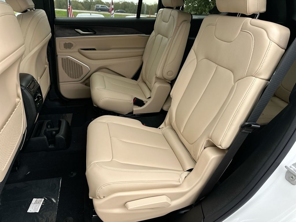 Thumbnail: 2025 Jeep Grand Cherokee L - 11