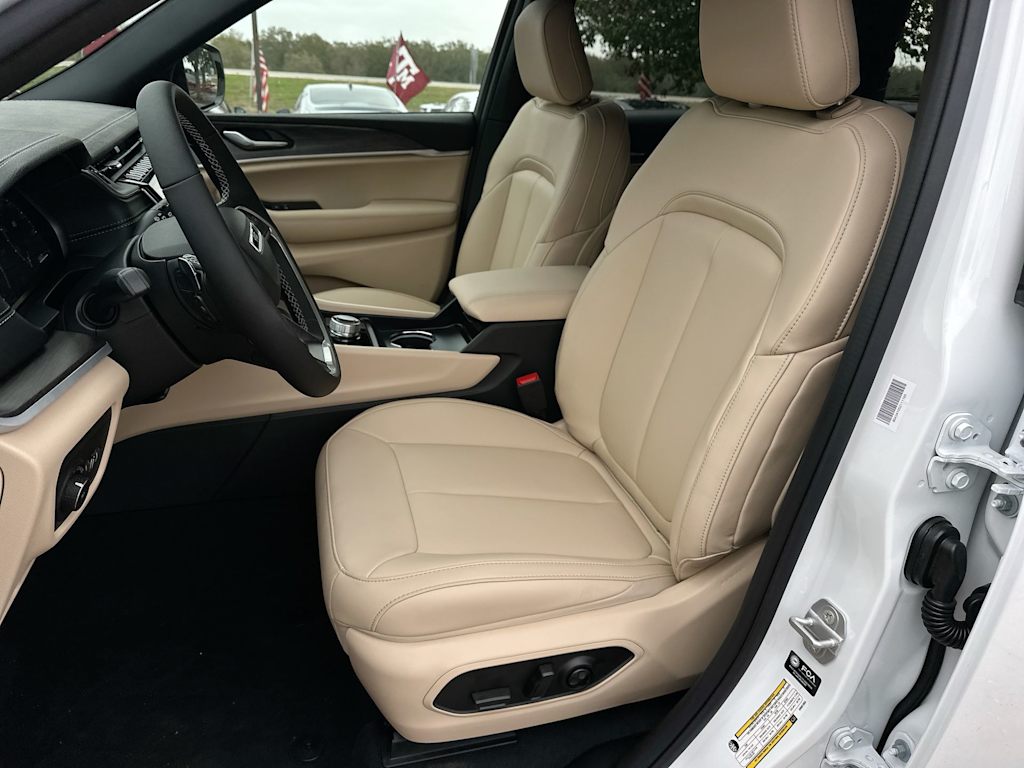 Thumbnail: 2025 Jeep Grand Cherokee L - 10