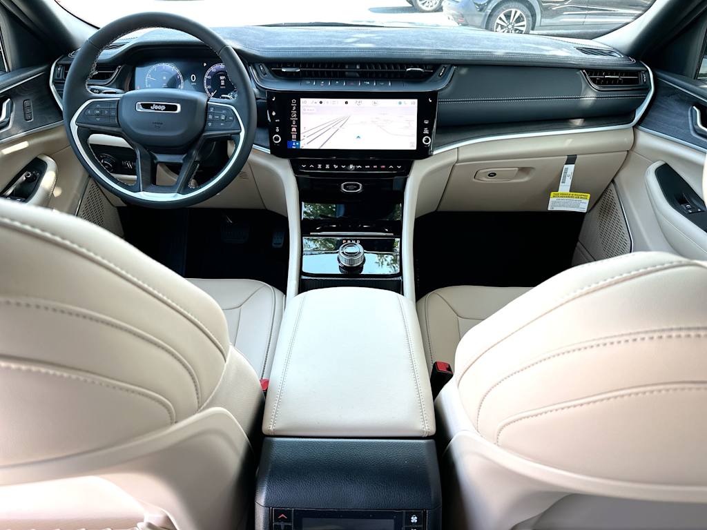 Thumbnail: 2026 Jeep Grand Cherokee L - 9