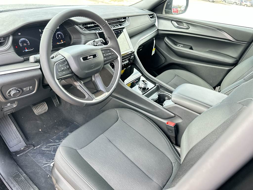 Thumbnail: 2025 Jeep Grand Cherokee L - 2