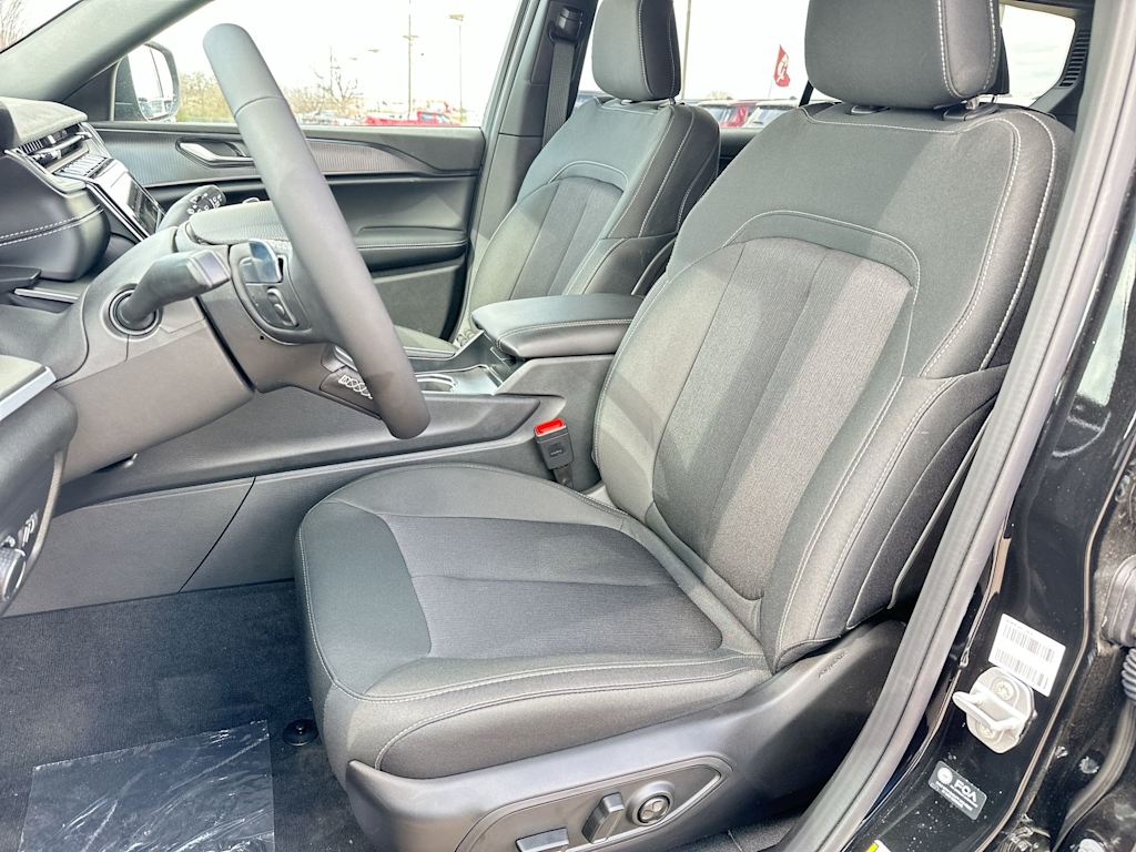 Thumbnail: 2025 Jeep Grand Cherokee L - 10