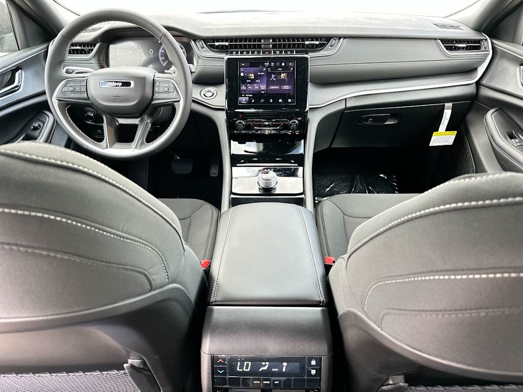 Thumbnail: 2025 Jeep Grand Cherokee L - 9