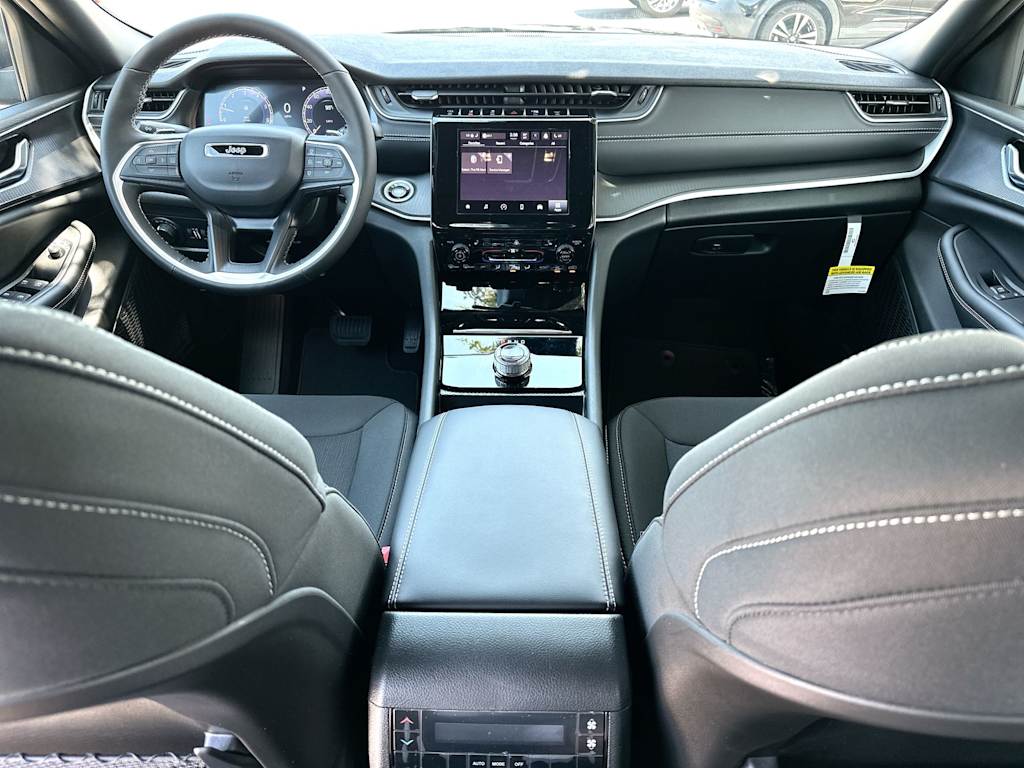 Thumbnail: 2026 Jeep Grand Cherokee L - 9