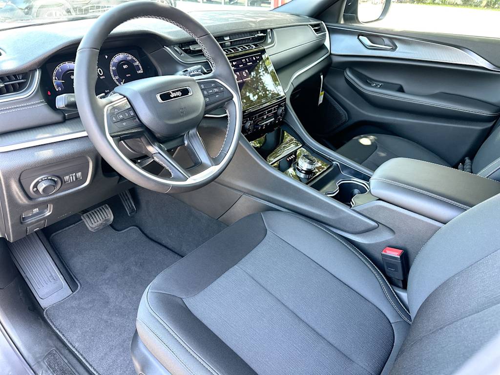 Thumbnail: 2026 Jeep Grand Cherokee L - 2