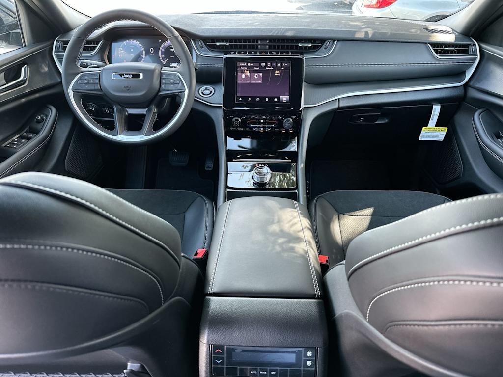 Thumbnail: 2025 Jeep Grand Cherokee L - 9