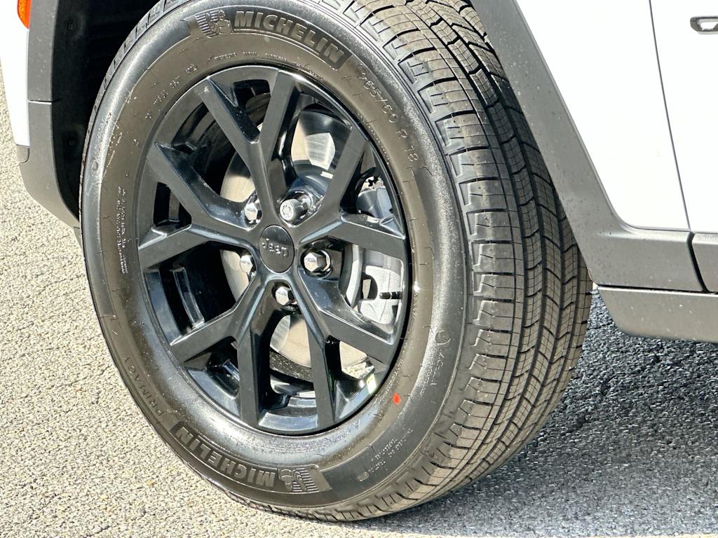 Thumbnail: 2025 Jeep Grand Cherokee L - 8