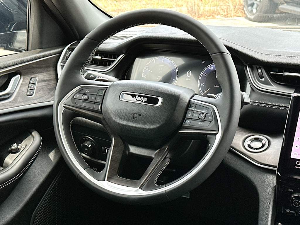 Thumbnail: 2025 Jeep Grand Cherokee L - 12