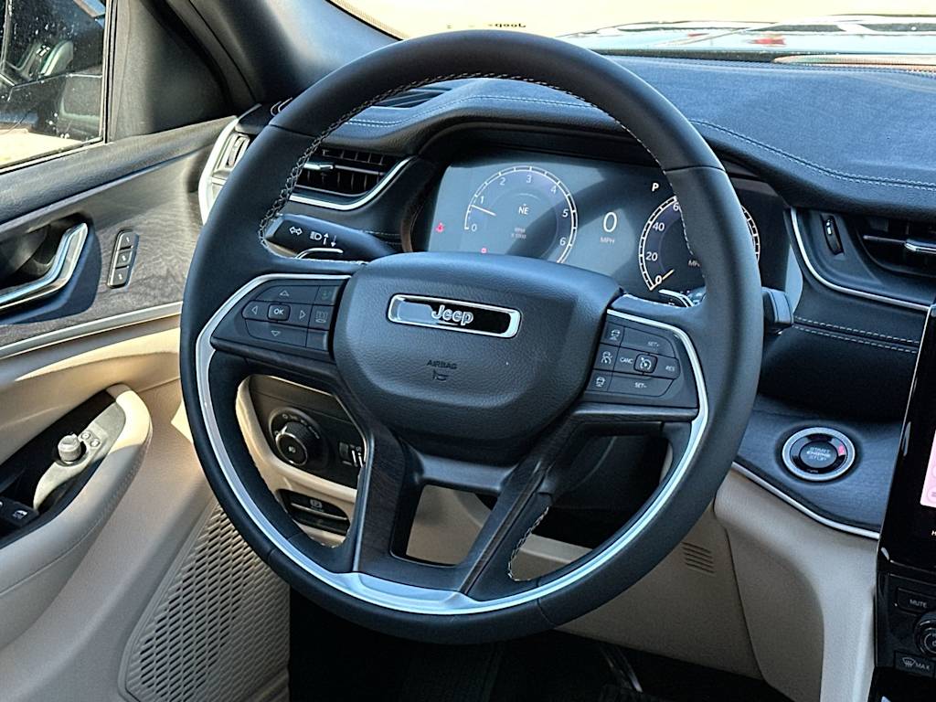 Thumbnail: 2025 Jeep Grand Cherokee L - 12