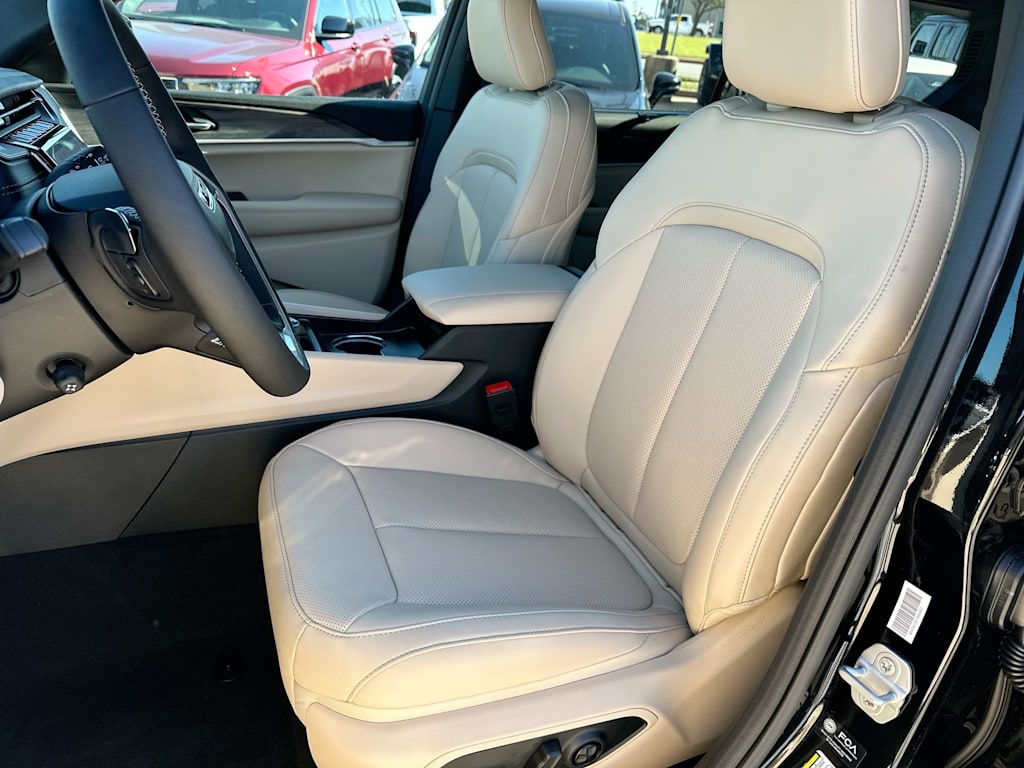 Thumbnail: 2025 Jeep Grand Cherokee L - 9