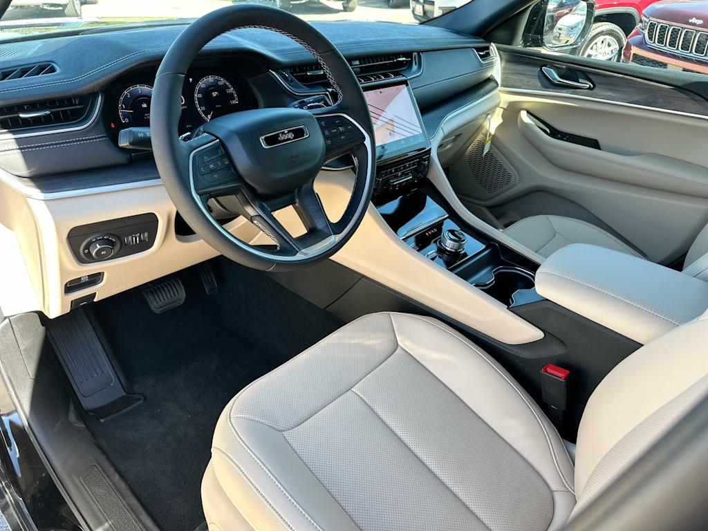 Thumbnail: 2025 Jeep Grand Cherokee L - 2