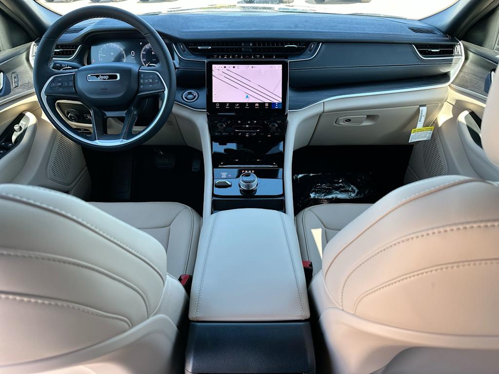 Thumbnail: 2025 Jeep Grand Cherokee L - 8