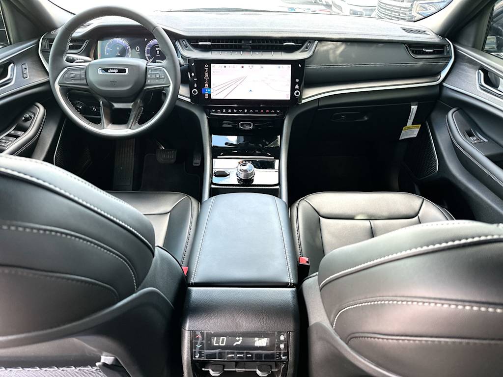 Thumbnail: 2026 Jeep Grand Cherokee L - 9