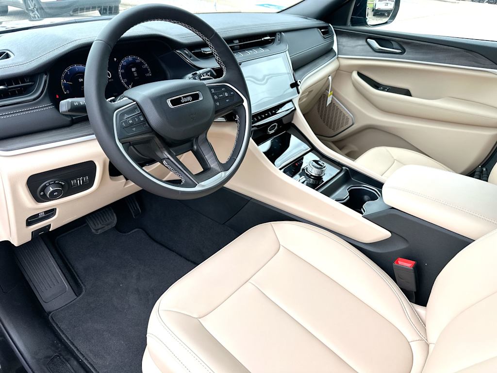 Thumbnail: 2026 Jeep Grand Cherokee L - 2