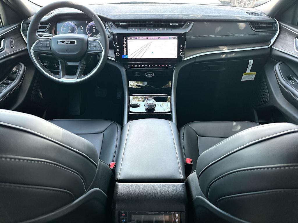 Thumbnail: 2026 Jeep Grand Cherokee L - 9