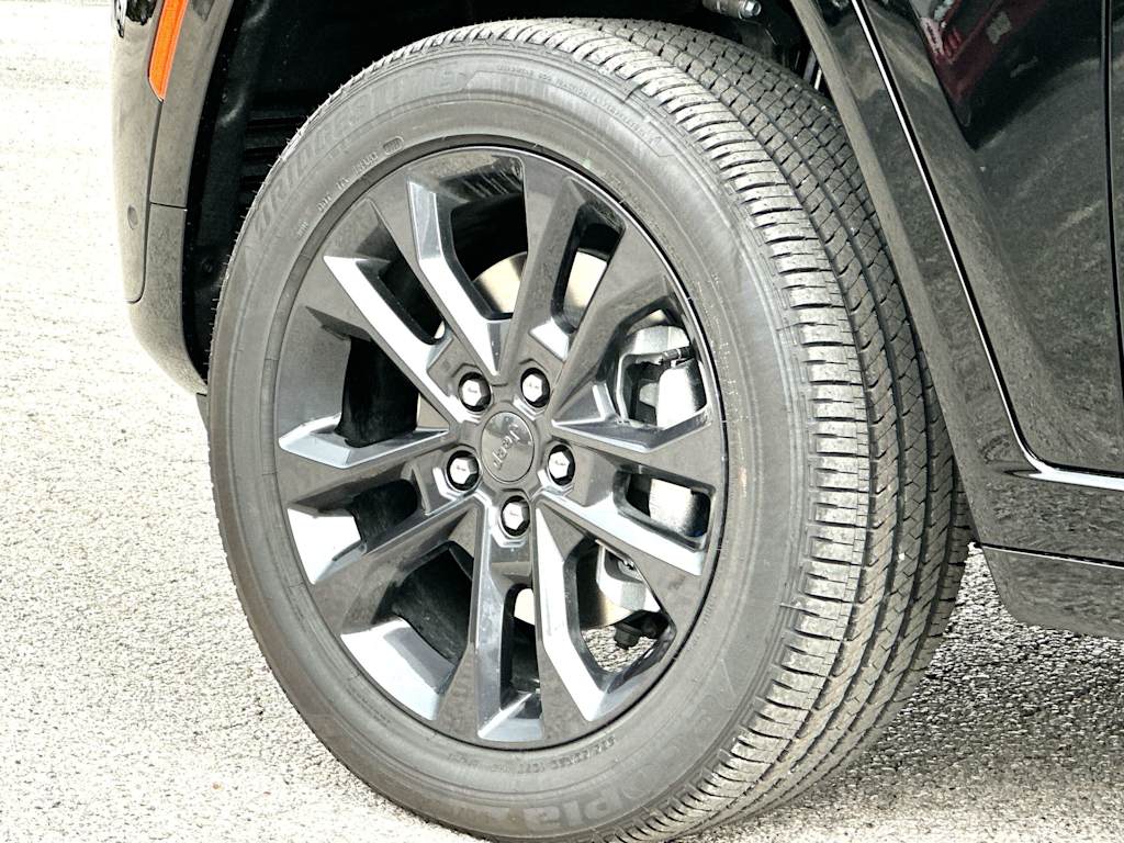 Thumbnail: 2026 Jeep Grand Cherokee L - 8
