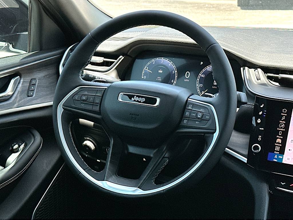 Thumbnail: 2026 Jeep Grand Cherokee L - 12