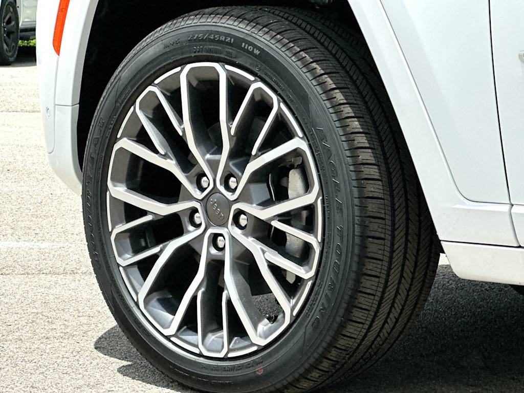 Thumbnail: 2026 Jeep Grand Cherokee L - 8