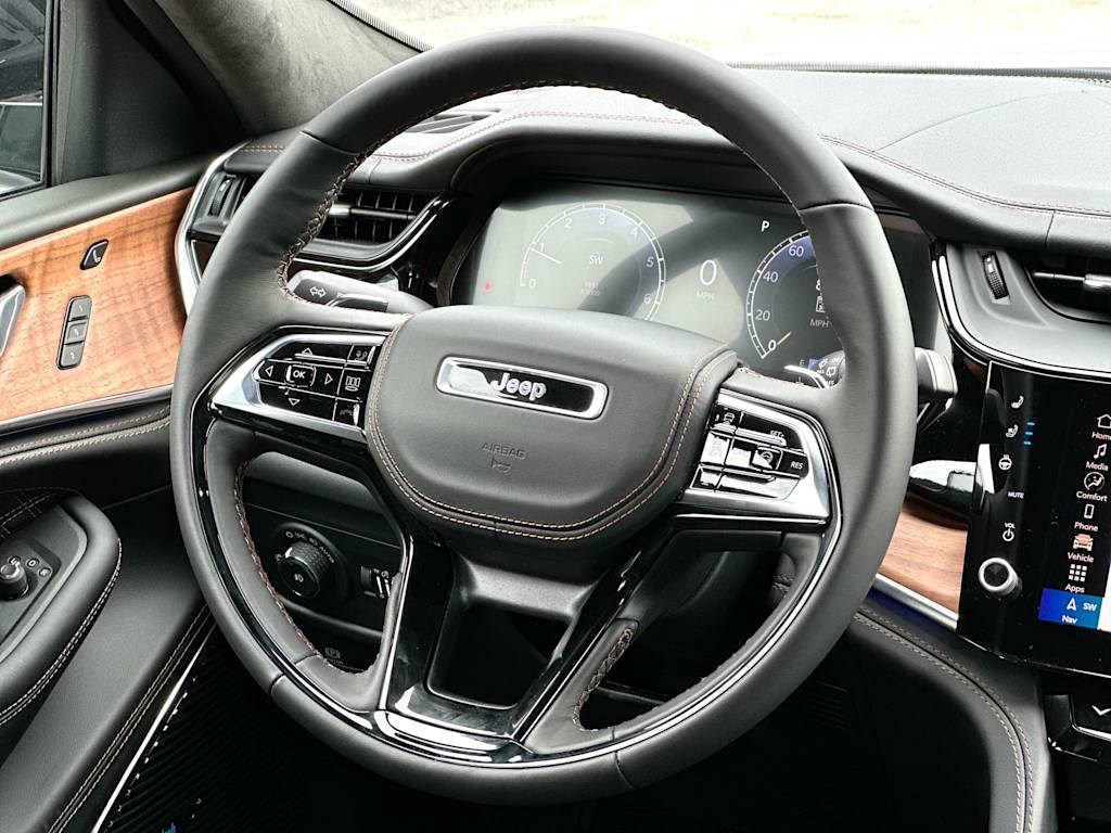 Thumbnail: 2026 Jeep Grand Cherokee L - 12