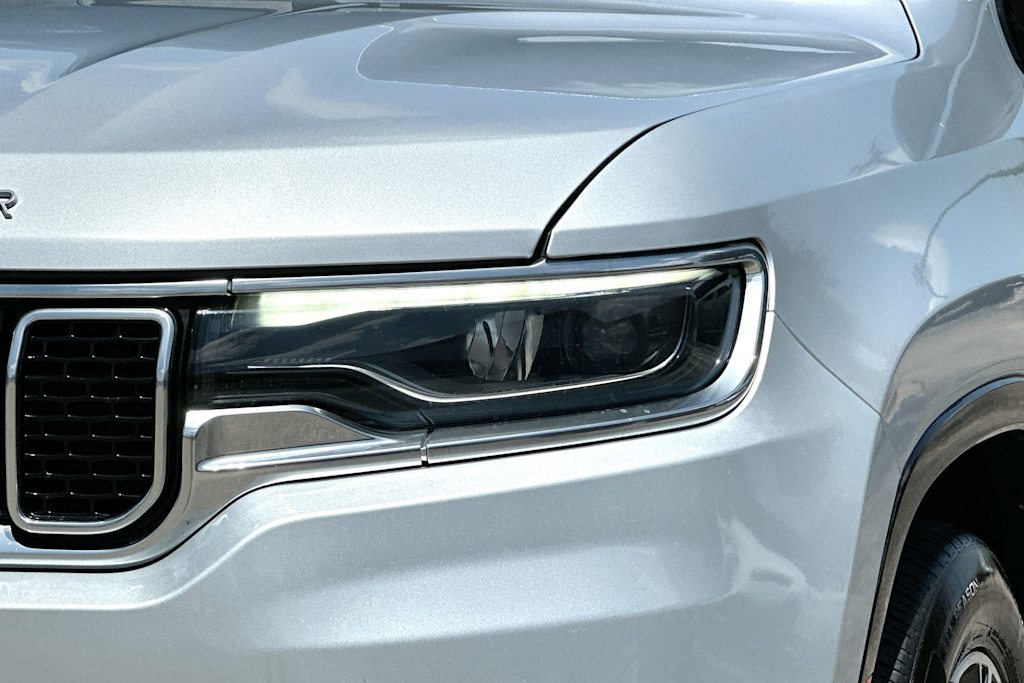 Thumbnail: 2023 Jeep Wagoneer - 26