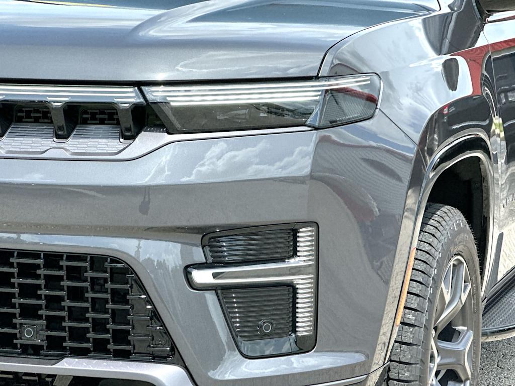Thumbnail: 2026 Jeep Grand Wagoneer - 9