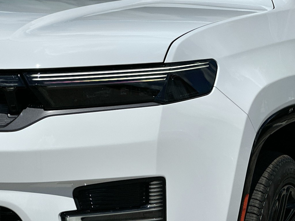 Thumbnail: 2026 Jeep Grand Wagoneer - 26