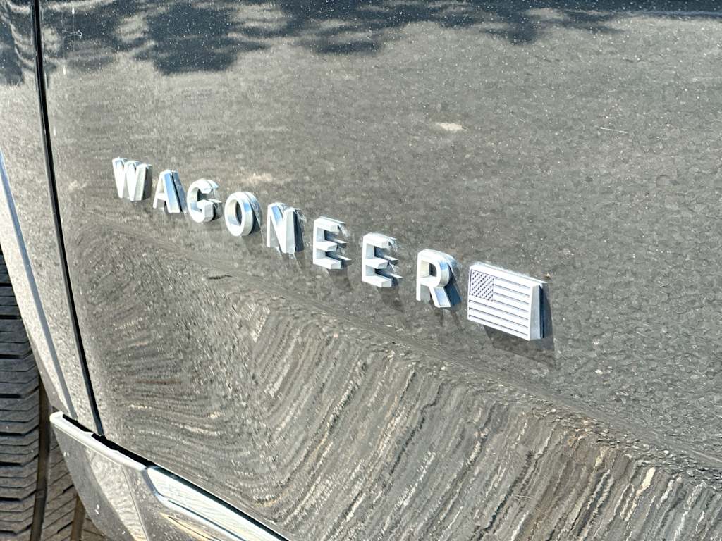 Thumbnail: 2022 Jeep Wagoneer - 7
