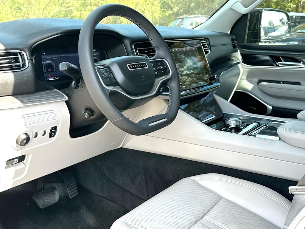 Thumbnail: 2022 Jeep Wagoneer - 2