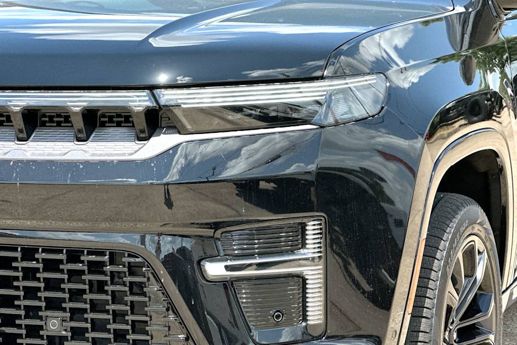 Thumbnail: 2026 Jeep Grand Wagoneer - 9