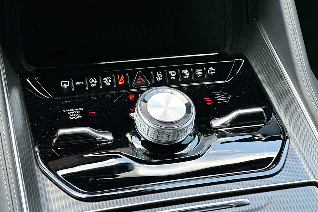Thumbnail: 2026 Jeep Grand Wagoneer - 27