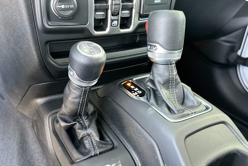 2025 Jeep Gladiator Sport 14