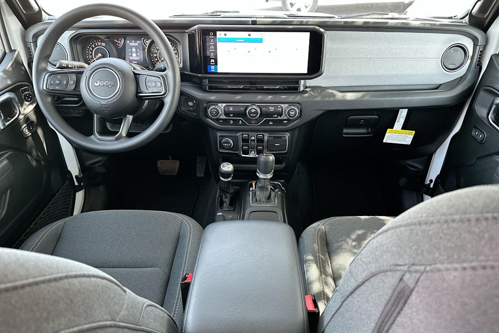 2025 Jeep Gladiator Sport 9