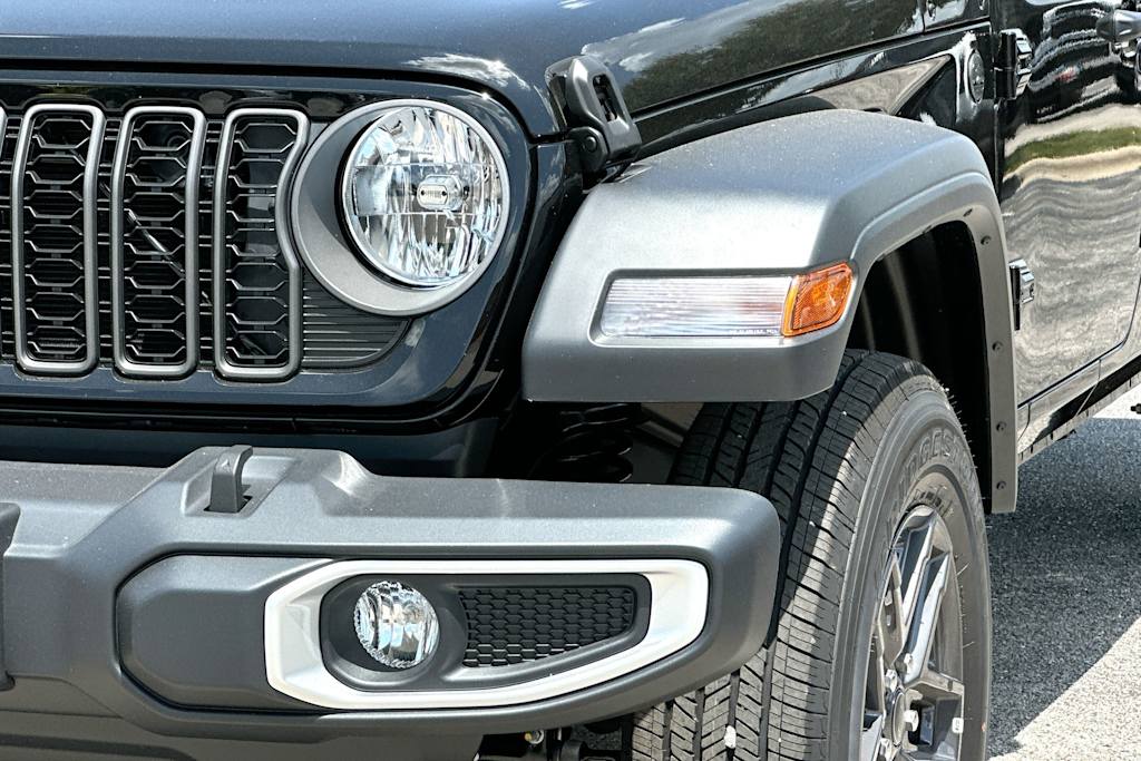 Thumbnail: 2026 Jeep Gladiator - 25