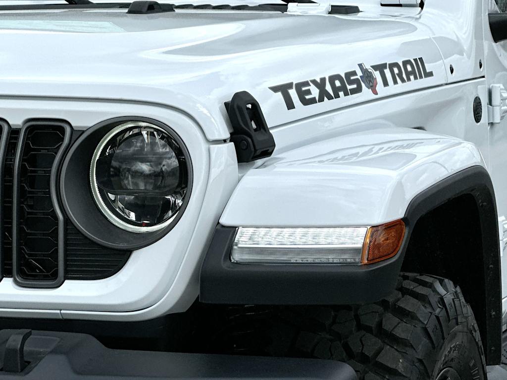 Thumbnail: 2026 Jeep Gladiator - 24