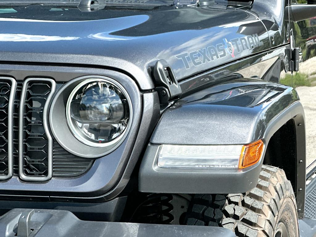 Thumbnail: 2026 Jeep Gladiator - 10