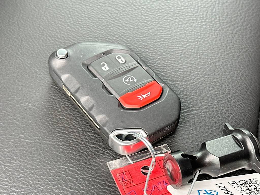 Thumbnail: 2026 Jeep Gladiator - 17