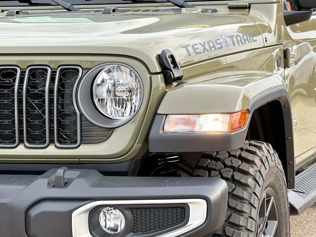 Thumbnail: 2026 Jeep Gladiator - 25