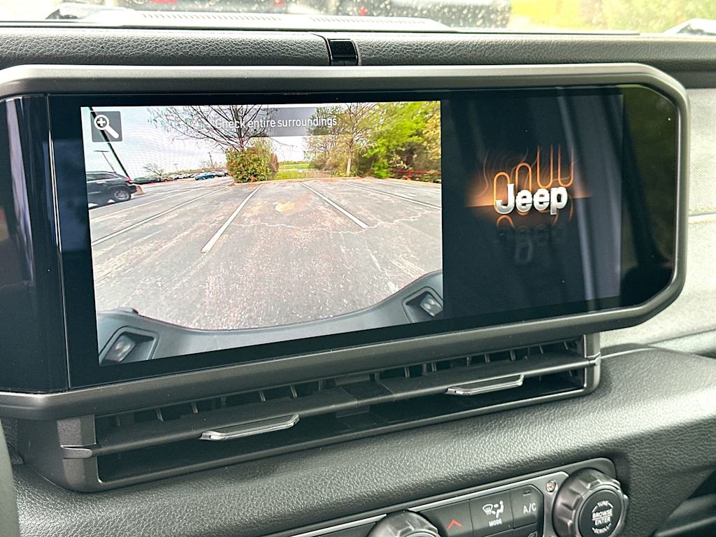 Thumbnail: 2026 Jeep Gladiator - 13