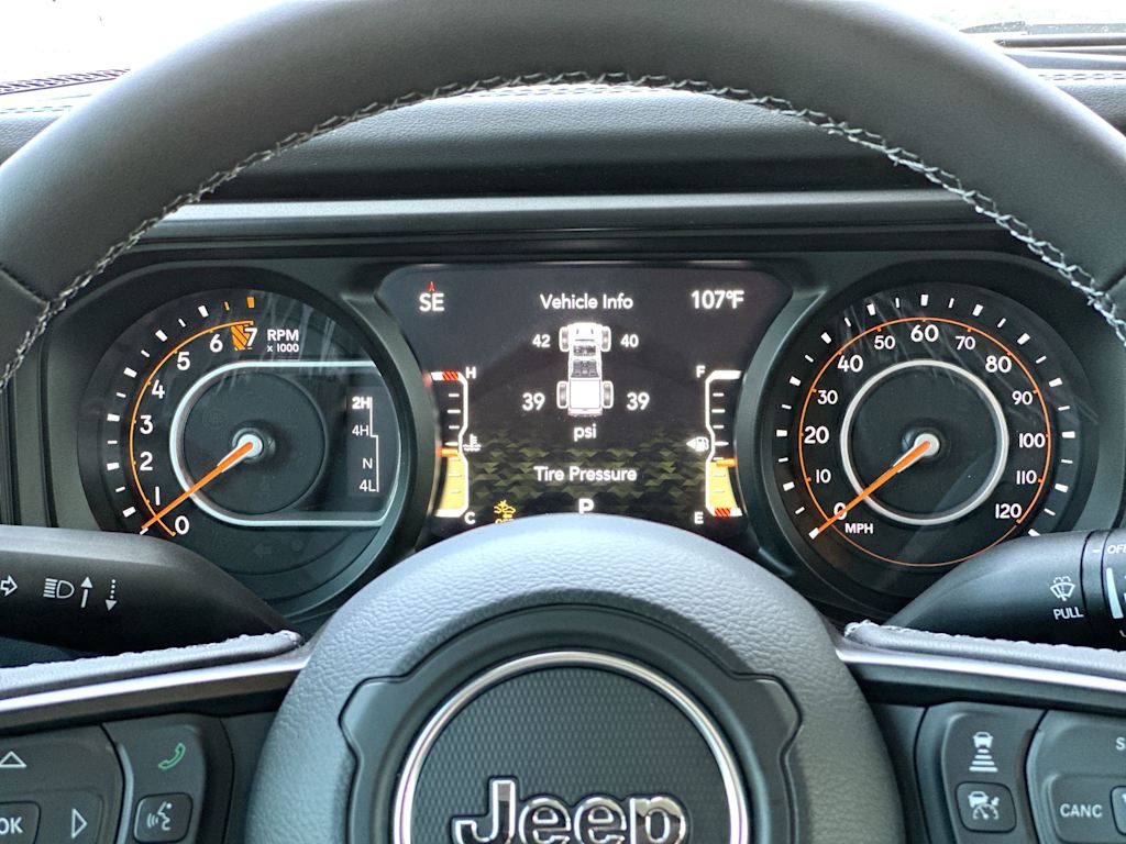 Thumbnail: 2026 Jeep Gladiator - 15