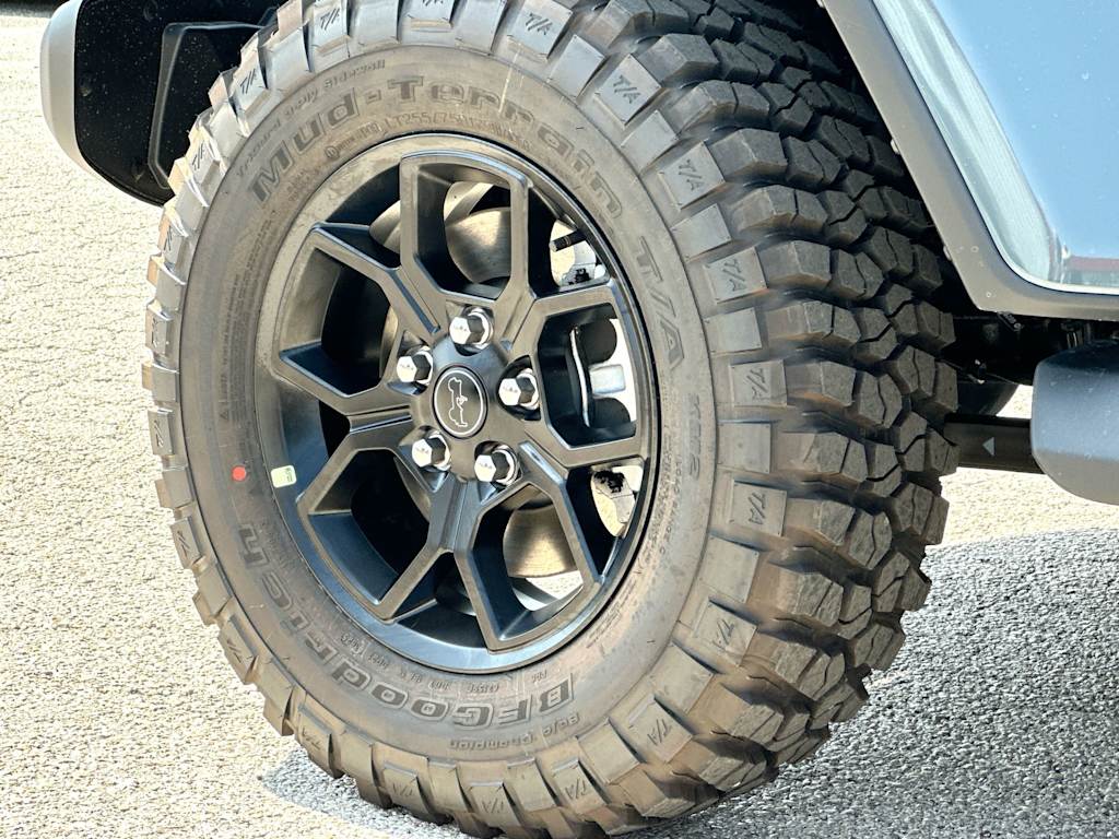 Thumbnail: 2026 Jeep Gladiator - 8