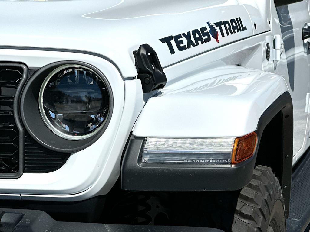 Thumbnail: 2026 Jeep Gladiator - 26