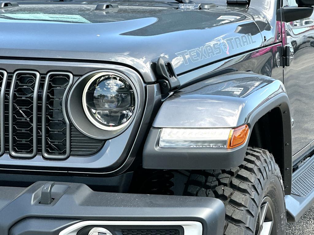 Thumbnail: 2026 Jeep Gladiator - 25