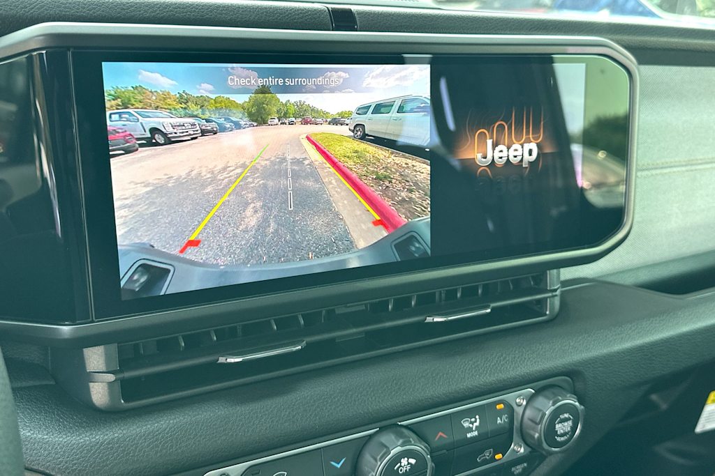 Thumbnail: 2026 Jeep Gladiator - 13