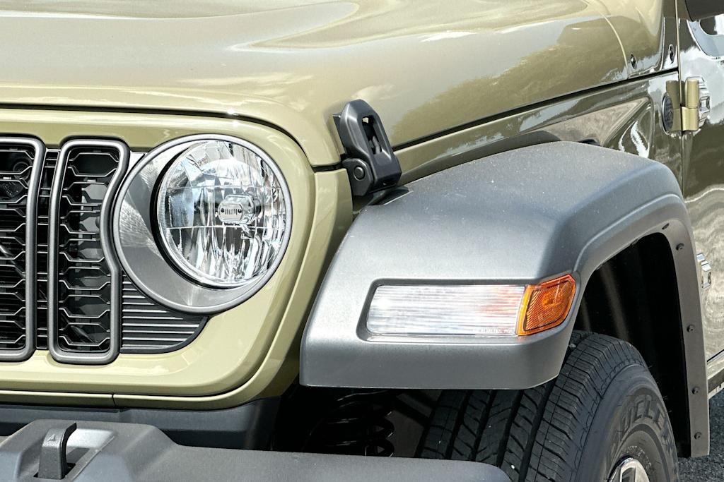 Thumbnail: 2026 Jeep Gladiator - 23