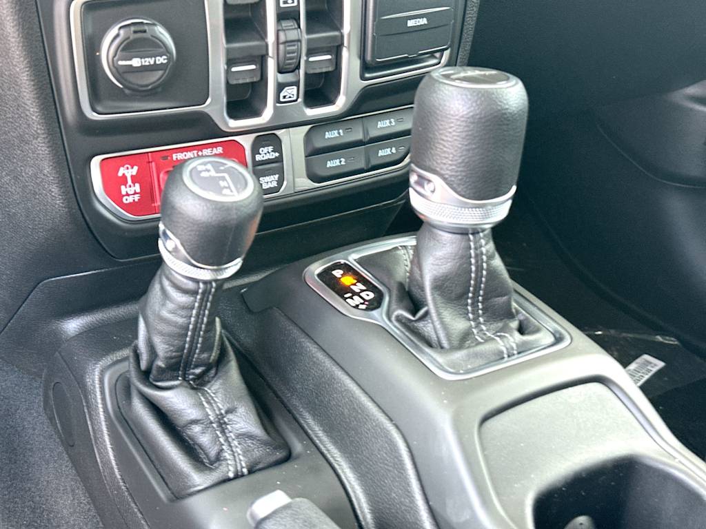 Thumbnail: 2026 Jeep Gladiator - 14