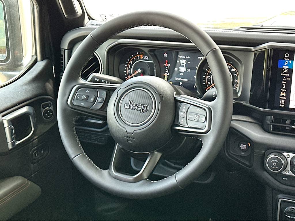 Thumbnail: 2026 Jeep Gladiator - 12