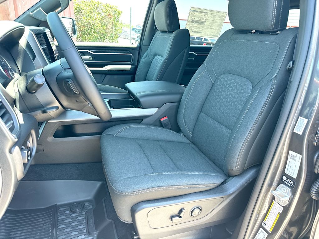 Thumbnail: 2026 RAM 1500 - 10