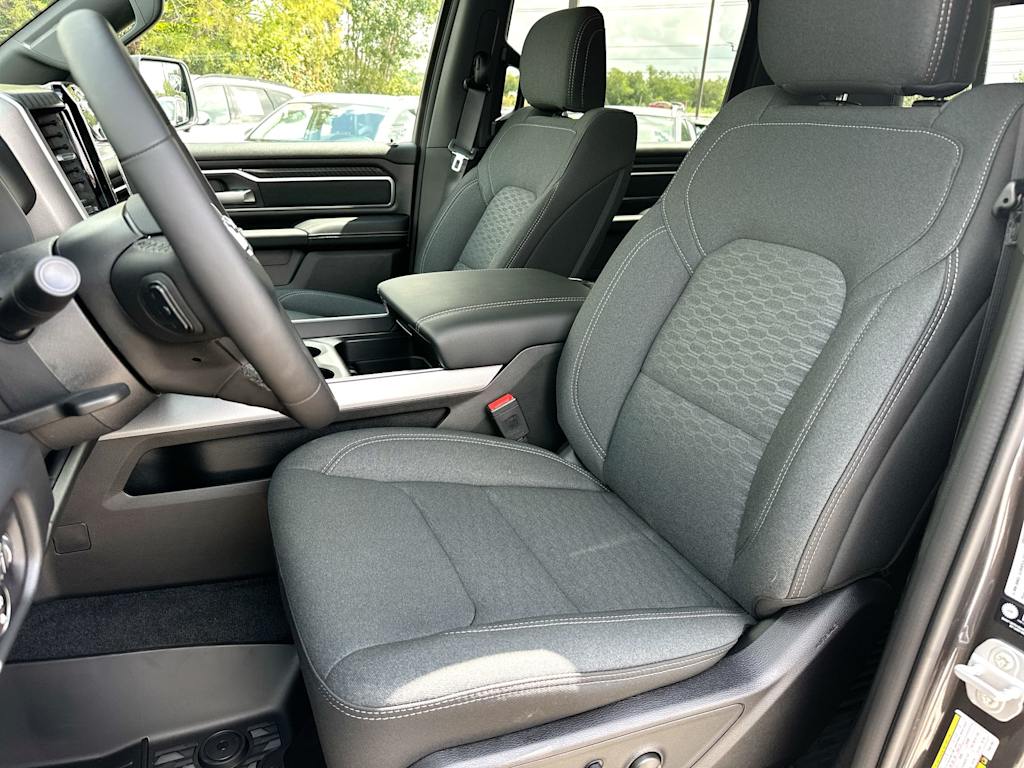 Thumbnail: 2026 RAM 1500 - 10
