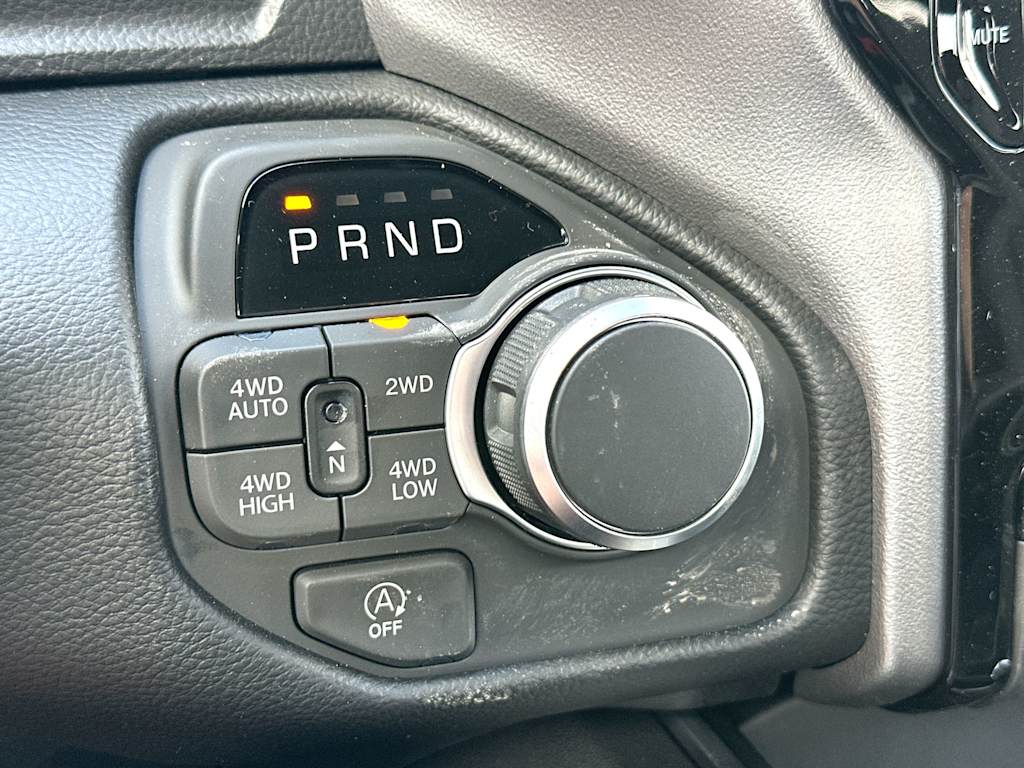 Thumbnail: 2026 RAM 1500 - 25