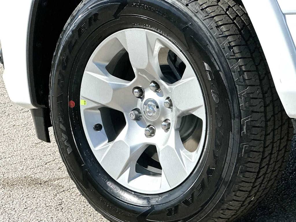 Thumbnail: 2026 RAM 1500 - 8